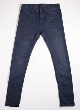 Kent, UK, 01.01.2023 En iyi oyuncakçı. Orijinal kot kaliteli kıyafetler. Ünlü ikonik Amerikan kotları sokak kıyafetleri Mens Blue Denim Slim Straight Jeans 