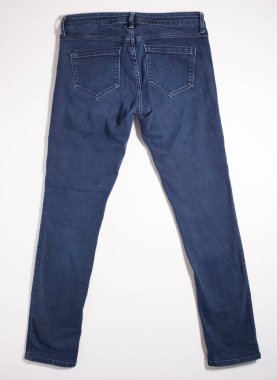 Kent, UK, 01.01.2023 En iyi oyuncakçı. Orijinal kot kaliteli kıyafetler. Ünlü ikonik Amerikan kotları sokak kıyafetleri Mens Blue Denim Slim Straight Jeans 