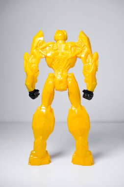 Kent, Uk 01.01.2023 A Transformers Age of Exspretion 12 inch Action Figure. Yabanarısı Mustang sarı robot kılığına girmiş robotlar. Robot süper kahraman oyuncakları.