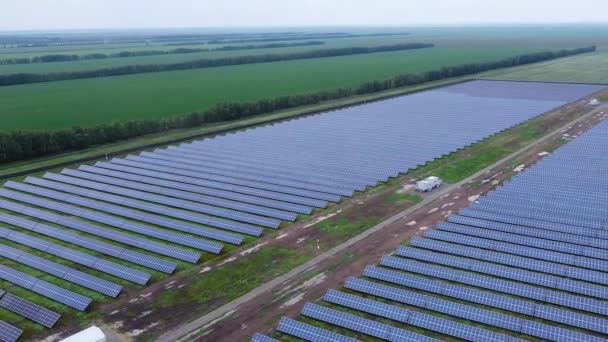 Αεροφωτογραφία Του Σταθμού Ηλιακής Ενέργειας Ανανεώσιμες Πηγές Ενέργειας Πράσινη Τεχνολογία — Αρχείο Βίντεο