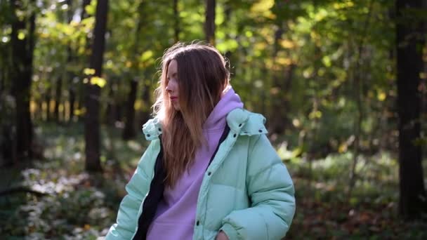 Girl Walks Natural Forest Woman Hiking Alone Teenager Girl Nature — Stok video