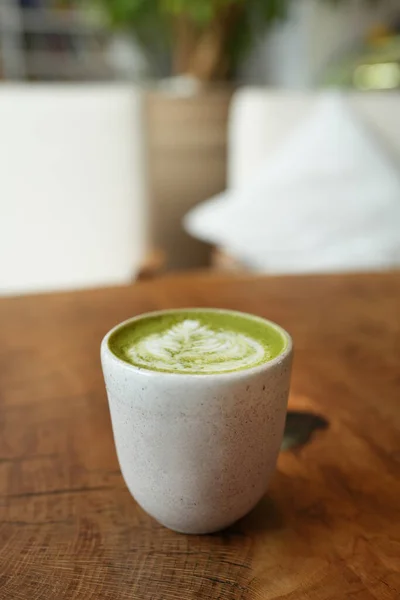 Vista Superior Latte Chá Verde Matcha Com Uma Arte Coração Fotografias De Stock Royalty-Free