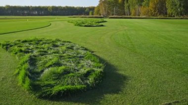 Havadan bakıldığında doğada büyüleyici bir golf sahası oluşumu çok güzel görünüyor.