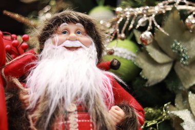 Oyuncak Noel Baba arka planda Noel süslemeleri, Noel arkaplanı