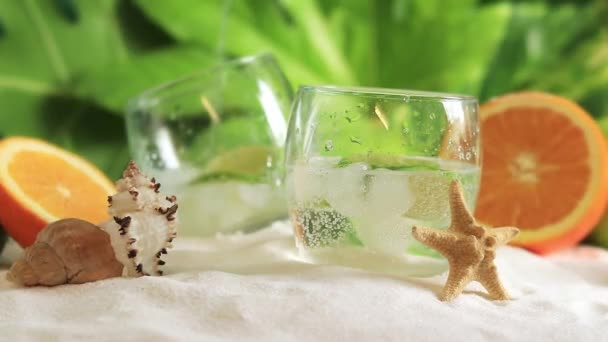 Preparing Cocktail Beach Pour Tonic Glass Ice Lime Refreshing Drink — Stockvideo