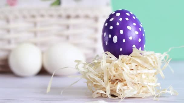 Easter Holiday Beautiful Bright Painted Egg Close Speckled Egg Background — Stockvideo