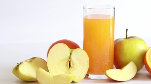 Multivitamínicos Comprimido Efervescente Dissolve Água Frutas Bebida Espumante Para Restaurar — Vídeo de Stock
