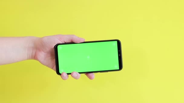 Cheia Chroma Mockup Smartphone Mână Afișarea Spațiului Copiere Pentru Designul — Videoclip de stoc