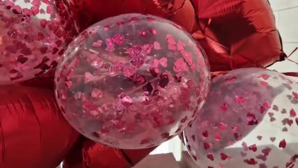 Globos Forma Corazón Globos Gel Rojos Transparentes Decoración Para Día — Vídeos de Stock