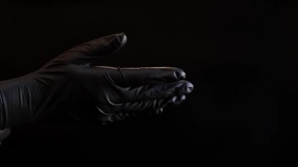 Γυναικεία Χέρια Μαύρα Γάντια Λάτεξ Μαύρο Φόντο Ιατρική Και Υγειονομική — Αρχείο Βίντεο