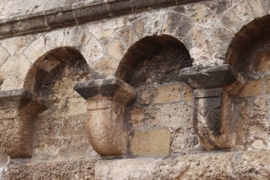 Bari, İtalya - 20 Nisan 2025: Bari Kalesi güney İtalya 'da bulunan bir ortaçağ kalesidir. Castello di Bari. Swabian kalesi. Apulia 'nın ortaçağ mimarisi