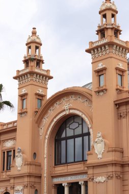 Bari, İtalya - 16 Nisan 2025: Margaret Tiyatrosu (Teatro Margherita) Bari, Apulia Bölgesi 'nin merkezinde. Mimari ve simgeler. Dış bina, detaylar. Eski tiyatro, şimdi müze.