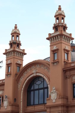 Bari, İtalya - 16 Nisan 2025: Margaret Tiyatrosu (Teatro Margherita) Bari, Apulia Bölgesi 'nin merkezinde. Mimari ve simgeler. Dış bina, detaylar. Eski tiyatro, şimdi müze.
