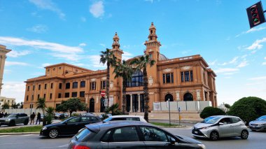 Bari, İtalya - 16 Nisan 2025: Margaret Tiyatrosu (Teatro Margherita) Bari, Apulia Bölgesi 'nin merkezinde. Mimari ve simgeler. Dış bina, detaylar. Eski tiyatro, şimdi müze.