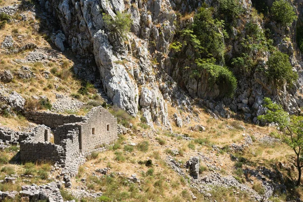 Руины Средневековой Церкви Горе Котор Черногория Селективный Фокус — стоковое фото