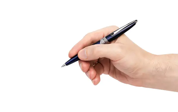 Adamın eli kalemi beyaz arka planda izole bir şekilde tutuyor. Yakın plan..