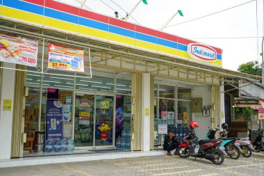 PT Indomarco Prismatama veya Indomaret (Endonezya Piyasa Perakendecisi), bir perakende mağaza zinciri. Pati, Merkez Java, Endonezya. 