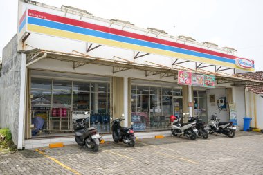 PT Indomarco Prismatama veya Indomaret (Endonezya Piyasa Perakendecisi), bir perakende mağaza zinciri. Pati, Merkez Java, Endonezya. 