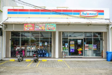 PT Indomarco Prismatama veya Indomaret (Endonezya Piyasa Perakendecisi), bir perakende mağaza zinciri. Pati, Merkez Java, Endonezya. 