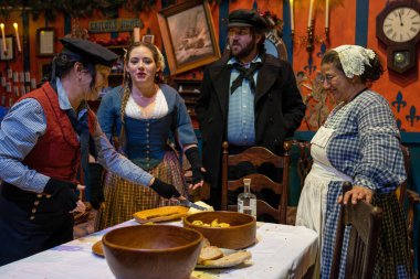 San Francisco, CA, ABD. 19 Kasım 2022. Dickens Panayırı, İnek Yeri, Daly Şehri 'ne ekmek ve tereyağı. Festival her yıl Noel 'de yapılıyor..