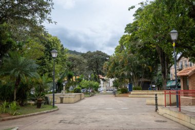 Petropolis, RJ, Brezilya. Centro Kültürel Nogueira İstasyonu, Nogueira Plaza, parçalı bulutlu bir sabah