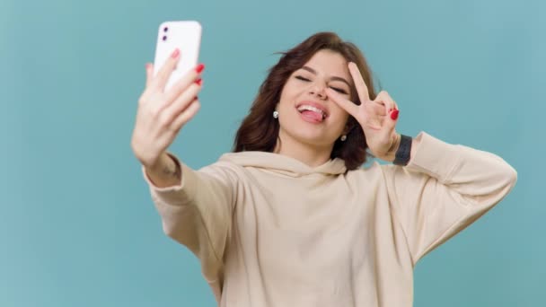 Teen Girl Blogger Hes Having Fun Taking Selfie Recording Video — Vídeo de Stock