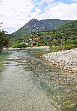 Acheron nehri ve Glyki köyü - Souli Epirus Yunanistan