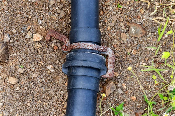 Leaky Pipe Farm Land Rusty Water Pipe Constant Stream Water — Stock Photo, Image