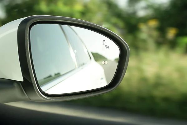 Rear View Mirror Close Reflection White Car Car Moving Background — Stock Photo, Image