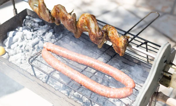 Barbecue Grec Typique Avec Saucisse Poulet — Photo