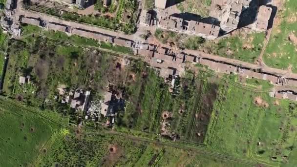 Város Elpusztult Háború Alatt Repülőgép Nyári Nappali Fotózás — Stock videók