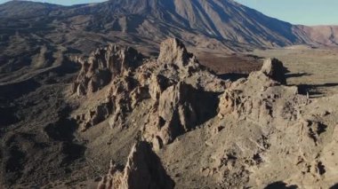 Açık bir yaz gününde yüksek kalite 4K hava görüntüsü
