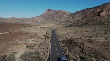 Açık bir yaz gününde yüksek kalite 4K hava görüntüsü