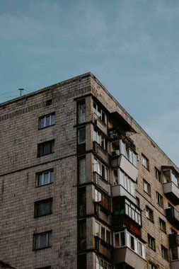 Şehrin modern binası