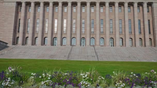 Parliament House Finland Classical Architecture Helsinky Léto Ráno Slunečný Den — Stock video