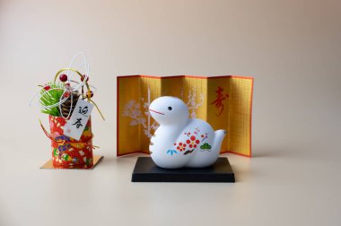 Patates püresi ve havuçlu Humburg bifteği.