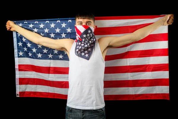 Teenage Chlapec Bílé Vestě Americkou Vlajkovou Maskou Černém Pozadí — Stock fotografie
