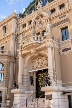 Monte-Carlo, Monako, 21 Nisan 2023 Monako Prensliği 'ndeki ünlü Monte-Carlo Kumarhanesi manzarası.