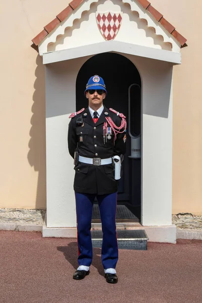 Monte Ville Monaco Aprile 2023 Membro Della Compagnie Des Carabiniers — Foto Stock