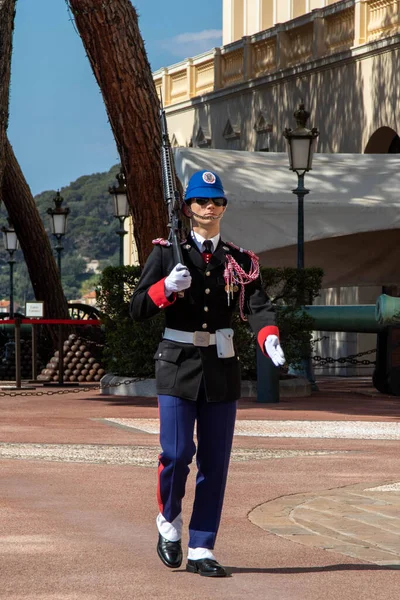 stock image Monte-Ville, Monaco, April 21st 2023:- A member of the Compagnie des Carabiniers du Prince marching outside the Palace in Monaco