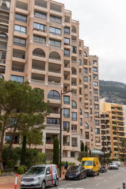 Fontvieille, Monaco, 20 Nisan 2023, Monako Fontvieille 'deki konut binaları. Fontvieille tamamen geri kazanılmış topraklar üzerine kurulmuştur. 