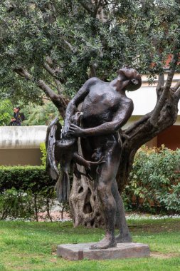 Fontvieille, Monaco, 21 Nisan 2023, Monako 'nun Fontvieille semtinde bir sanat eseri. Fontvieille geri kazanılmış topraklardan oluşur..