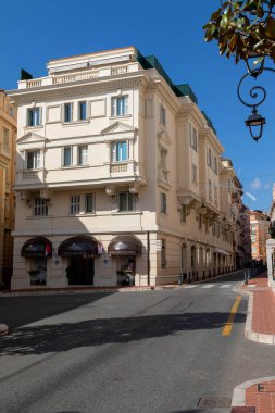 Monako-Ville, Monako, 20 Nisan 2023, Monako Prensliğinin eski bir parçası olan Monako-Ville sokakları.