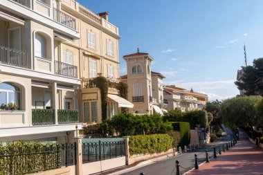 Monako-Ville, Monako, 20 Nisan 2023, Monako Prensliğinin eski bir parçası olan Monako-Ville sokakları.