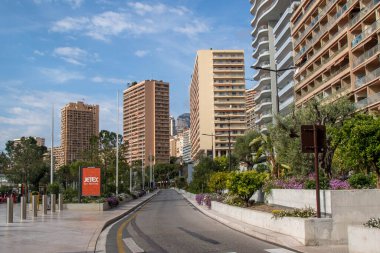 Monako, Monako, 21 Nisan 2023 Prenses Grace Bulvarı 'ndaki konutların manzarası.