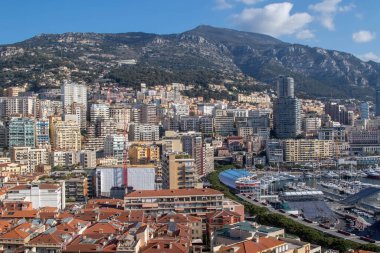 Monako-Ville, Monako, 20 Nisan 2023 Monako-Ville 'deki La Condamine koğuşunun manzarası.