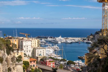 Monako, Monako, 20 Nisan 2023 Monako Prensliği, tren istasyonunun yakınından alındı.