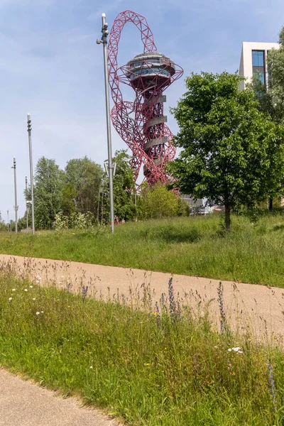 20203年5月28日 英国伦敦 位于2012年伦敦奥运会举办地英国女王伊丽莎白奥林匹克公园内的安赛乐米塔尔轨道景观 — 图库照片
