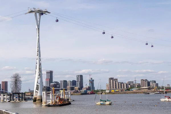 英国伦敦 20203年5月28日 在泰晤士河上乘坐贡多拉电梯的Ifs云格林威治半岛景观 — 图库照片
