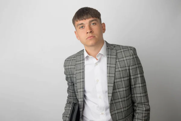 Jovem Empreendedor Vestindo Uma Jaqueta Terno Camisa Pescoço Aberto Sem — Fotografia de Stock
